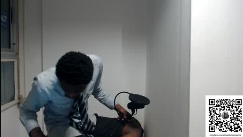 Snapshot of masterdomfuck chatting on 02-07-25, 02:19 Masterdomfuck online show from 02-07-25, 02:19