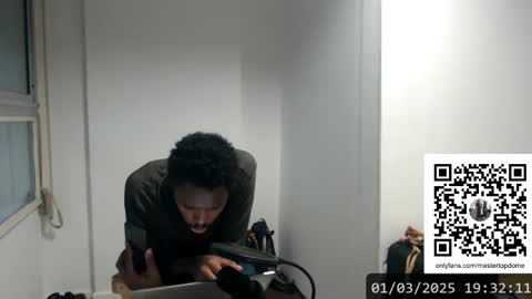 Snapshot of masterdomfuck chatting on 03-01-25, 10:31 Masterdomfuck online show from 03-01-25, 10:31