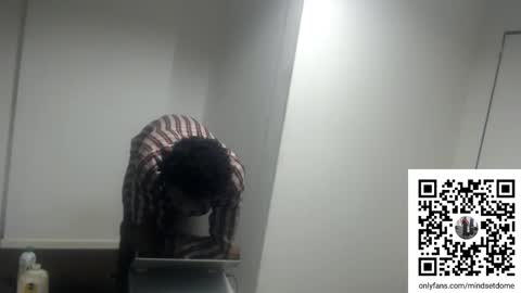 Snapshot of masterdomfuck chatting on 10-11-25, 01:49 Masterdomfuck online show from 10-11-25, 01:49