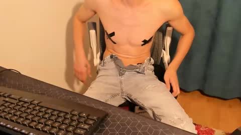 Snapshot of mastermiko chatting on 02-14-25, 05:14 Silly Rabbit online show from 02-14-25, 05:14