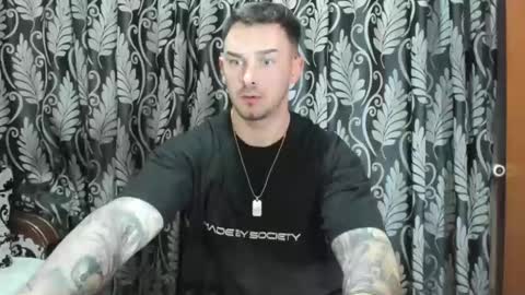 Snapshot of mastermusclejon chatting on 01-01-25, 08:26 Jon online show from 01-01-25, 08:26