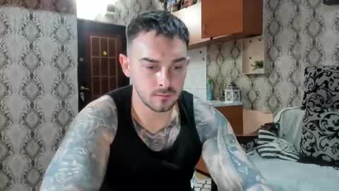 Snapshot of mastermusclejon chatting on 12-15-25, 09:19 Jon online show from 12-15-25, 09:19