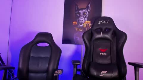 Snapshot of masters_boys chatting on 11-14-25, 02:38 KONAN online show from 11-14-25, 02:38