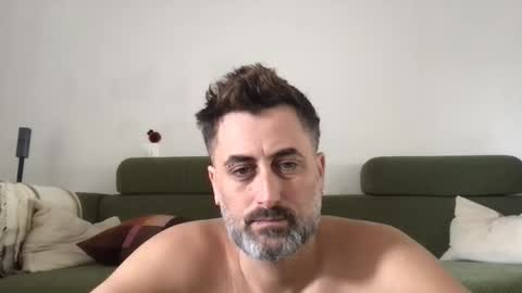 Snapshot of mat_johof chatting on 10-21-25, 01:23 mat_johof online show from 10-21-25, 01:23