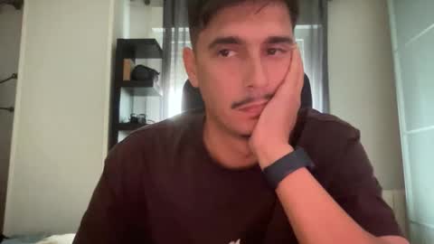 Aaron online show from 10-17-25, 02:41