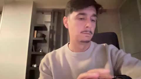 Aaron online show from 12-22-25, 07:11