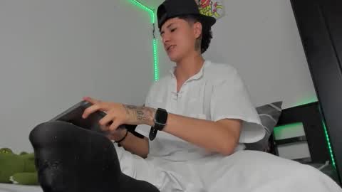 Snapshot of mateo_escobar chatting on 11-22-25, 02:10 mateo_escobar online show from 11-22-25, 02:10