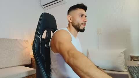 Snapshot of mateo_vega_ chatting on 07-01-26, 03:30 MATEO online show from 07-01-26, 03:30