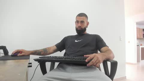 Matheus     online show from 03-06-25, 03:45