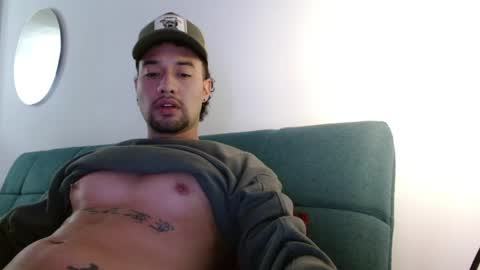 STRURIBE ON INSTAGRAM online show from 04-21-26, 11:29