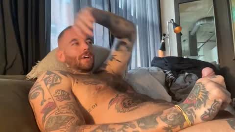 Mat Loyal online show from 10-29-25, 08:43