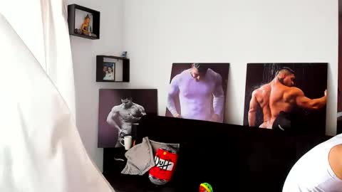 Snapshot of mathews_roses chatting on 12-04-25, 02:59 Marck Mathews online show from 12-04-25, 02:59