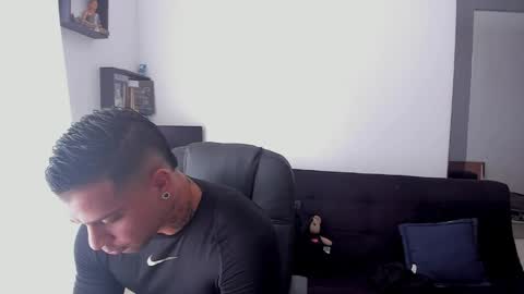 Snapshot of mathews_roses chatting on 04-15-26, 05:53 Marck Mathews online show from 04-15-26, 05:53