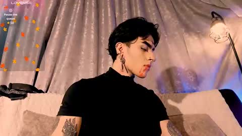 Snapshot of mathewth chatting on 10-31-25, 02:01 Mathew online show from 10-31-25, 02:01