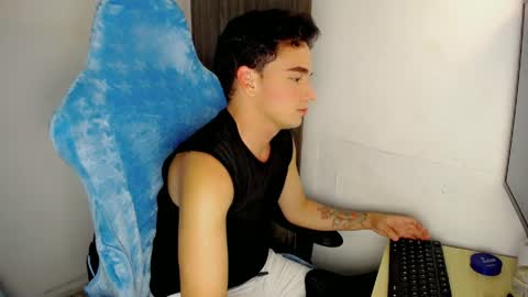 Snapshot of mathiass_twinkk_ chatting on 03-29-26, 05:46 MATHIAS online show from 03-29-26, 05:46