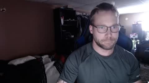 Snapshot of mathieu6606 chatting on 01-03-25, 04:27 Math online show from 01-03-25, 04:27