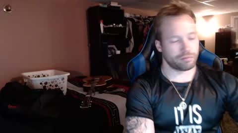 Snapshot of mathieu6606 chatting on 01-23-25, 01:08 Math online show from 01-23-25, 01:08