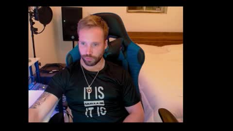 Snapshot of mathieu6606 chatting on 01-10-26, 04:36 Math online show from 01-10-26, 04:36