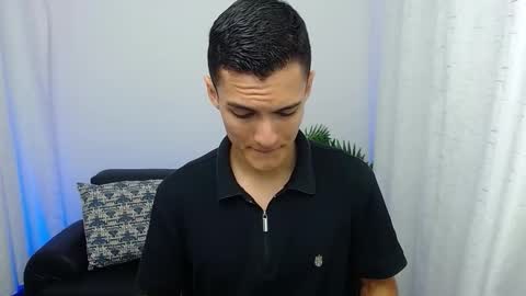 Snapshot of matiius18 chatting on 11-12-25, 01:33 Matias online show from 11-12-25, 01:33