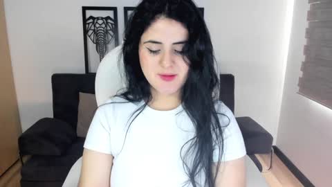 Lucia online show from 01-26-25, 05:23