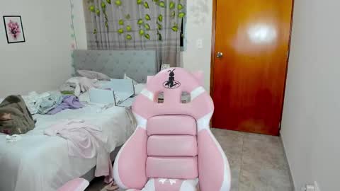 Snapshot of matilde27 chatting on 12-01-25, 11:10 Daniela online show from 12-01-25, 11:10