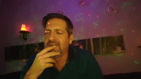 Snapshot of matrike1 chatting on 12-31-24, 10:01 matrike1 online show from 12-31-24, 10:01