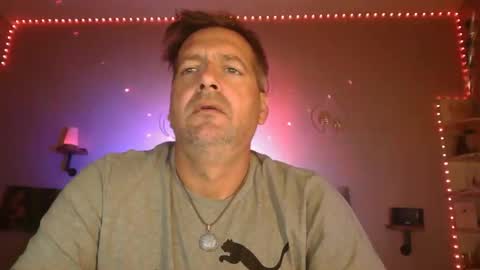 Snapshot of matrike1 chatting on 10-05-25, 06:17 matrike1 online show from 10-05-25, 06:17