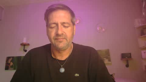 Snapshot of matrike1 chatting on 10-15-25, 03:01 matrike1 online show from 10-15-25, 03:01