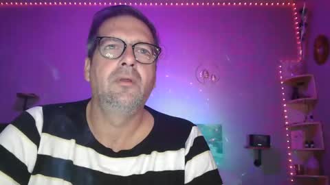 Snapshot of matrike1 chatting on 10-31-25, 07:48 matrike1 online show from 10-31-25, 07:48