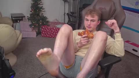 Snapshot of mattcashxxx chatting on 12-11-24, 02:09 Matt Cash online show from 12-11-24, 02:09