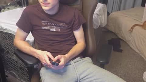 Snapshot of mattcashxxx chatting on 11-24-25, 02:11 Matt Cash online show from 11-24-25, 02:11