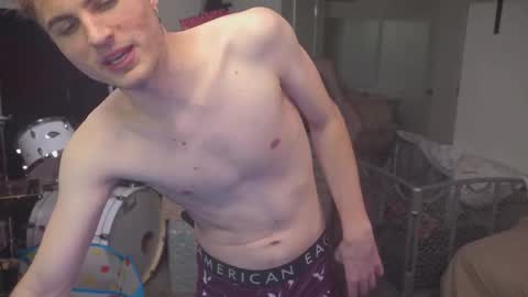 Snapshot of mattcashxxx chatting on 12-19-25, 02:29 Matt Cash online show from 12-19-25, 02:29