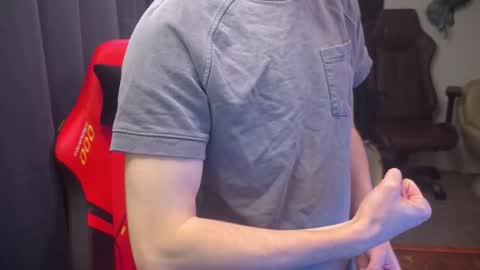 Snapshot of mattcashxxx chatting on 01-16-26, 02:04 Matt Cash online show from 01-16-26, 02:04