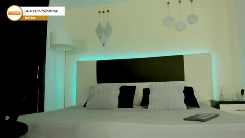 Snapshot of mattdevon chatting on 12-01-25, 12:15 Matt online show from 12-01-25, 12:15