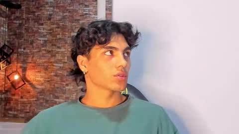 Snapshot of mattfiore chatting on 12-14-25, 06:01 mattfiore online show from 12-14-25, 06:01