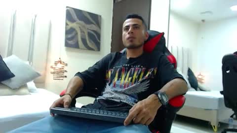 Snapshot of matthewcullenn chatting on 12-01-25, 09:20 Matthew online show from 12-01-25, 09:20