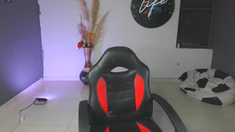 Snapshot of mattias_dantee chatting on 01-26-25, 12:48 mattias online show from 01-26-25, 12:48