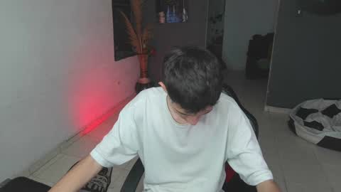 Snapshot of mattias_dantee chatting on 02-02-25, 03:43 mattias online show from 02-02-25, 03:43