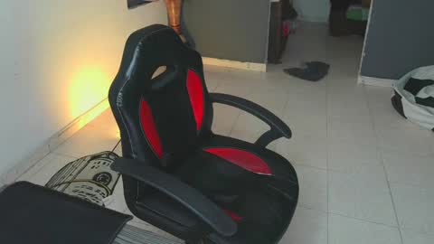 Snapshot of mattias_dantee chatting on 02-03-25, 04:52 mattias online show from 02-03-25, 04:52