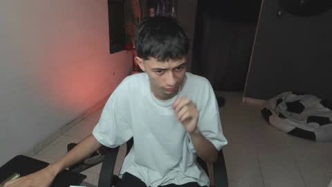 Snapshot of mattias_dantee chatting on 02-07-25, 10:40 mattias online show from 02-07-25, 10:40