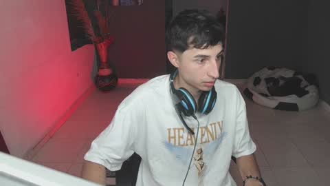 Snapshot of mattias_dantee chatting on 02-08-25, 12:28 mattias online show from 02-08-25, 12:28