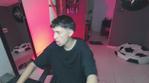 Snapshot of mattias_dantee chatting on 02-08-25, 06:22 mattias online show from 02-08-25, 06:22