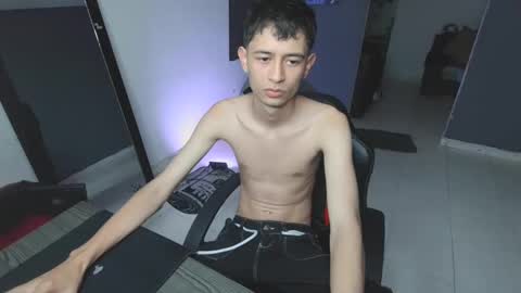 Snapshot of mattias_dantee chatting on 02-10-25, 03:03 mattias online show from 02-10-25, 03:03