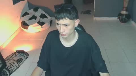 Snapshot of mattias_dantee chatting on 02-10-25, 10:19 mattias online show from 02-10-25, 10:19