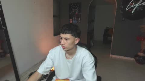 Snapshot of mattias_dantee chatting on 02-11-25, 09:35 mattias online show from 02-11-25, 09:35