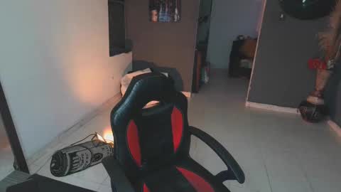 Snapshot of mattias_dantee chatting on 02-12-25, 01:09 mattias online show from 02-12-25, 01:09