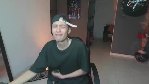 Snapshot of mattias_dantee chatting on 02-12-25, 11:51 mattias online show from 02-12-25, 11:51