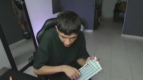 Snapshot of mattias_dantee chatting on 02-12-25, 08:50 mattias online show from 02-12-25, 08:50