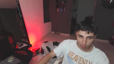 Snapshot of mattias_dantee chatting on 02-15-25, 01:21 mattias online show from 02-15-25, 01:21