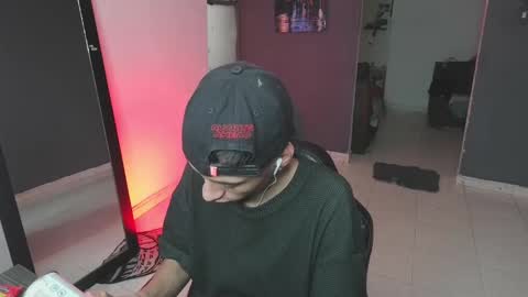 Snapshot of mattias_dantee chatting on 02-15-25, 05:39 mattias online show from 02-15-25, 05:39